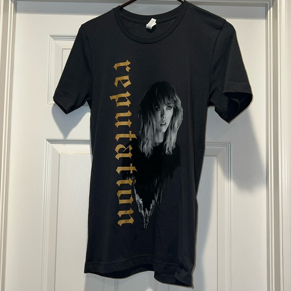 TAYLOR SWIFT 2018 Reputation Stadium Tour Official Merch Tee Shirt Size Small
